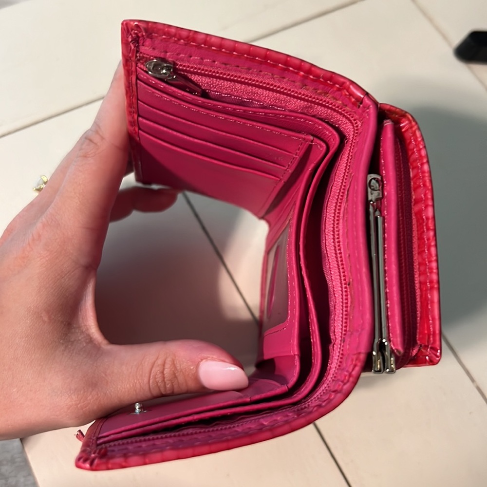 Pink Wallet - Picture 5 of 6